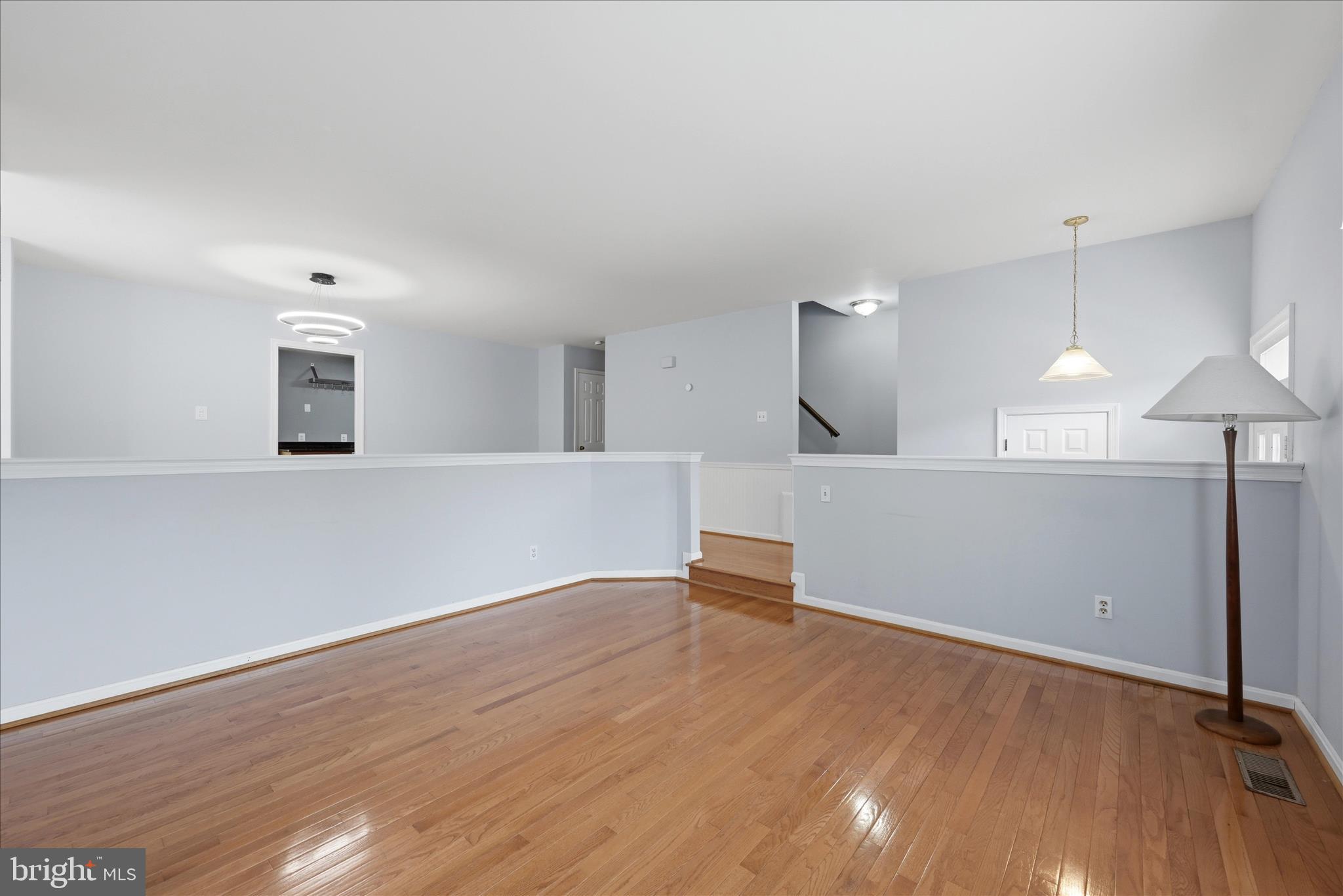 MIRROR RIDGE - Residential