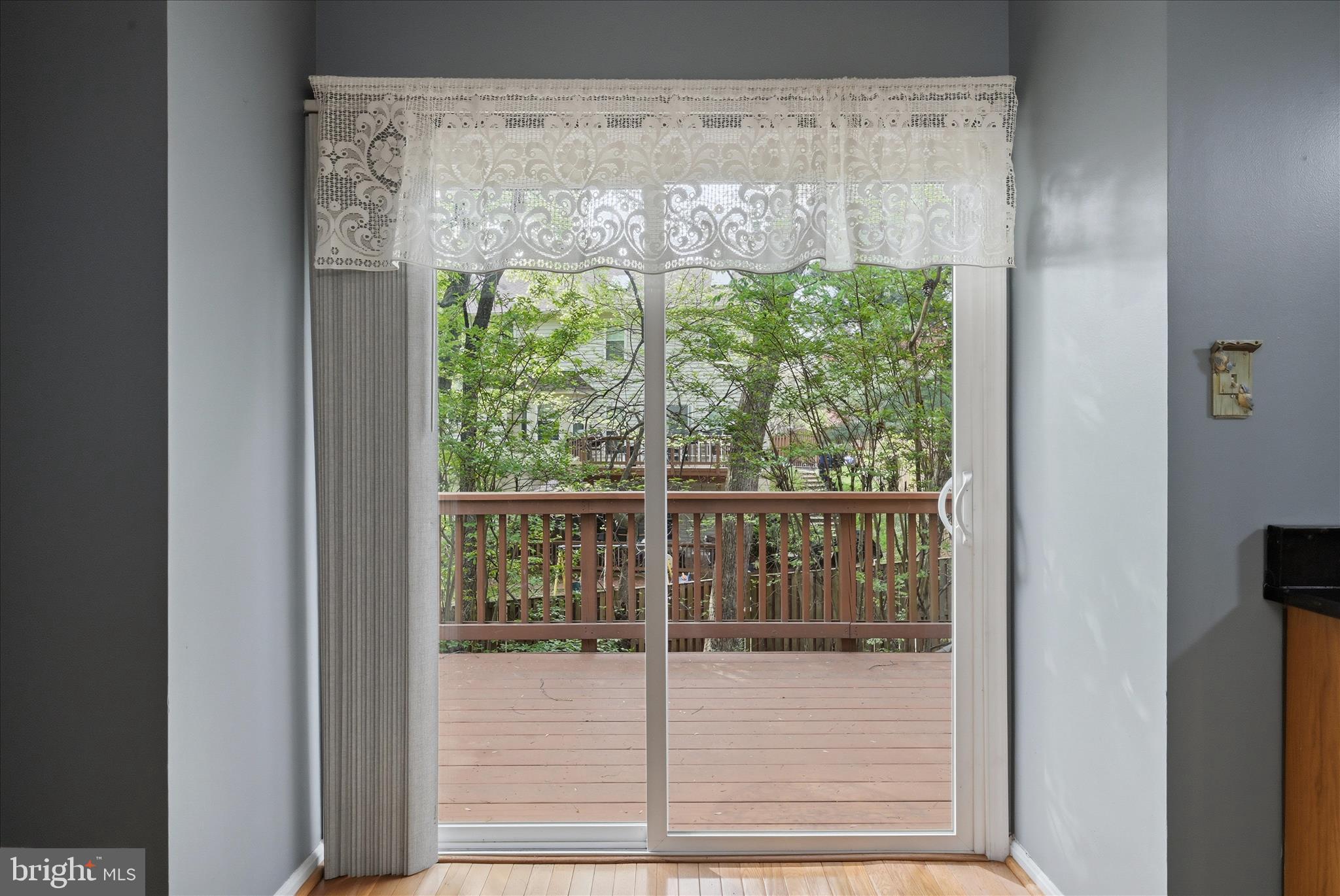 MIRROR RIDGE - Residential