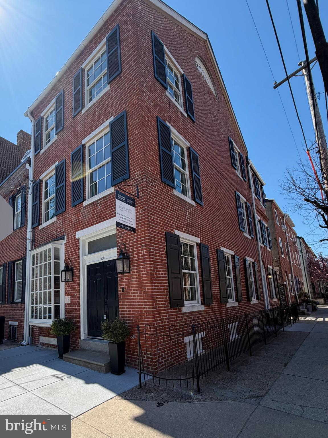 QUEEN VILLAGE - Residential