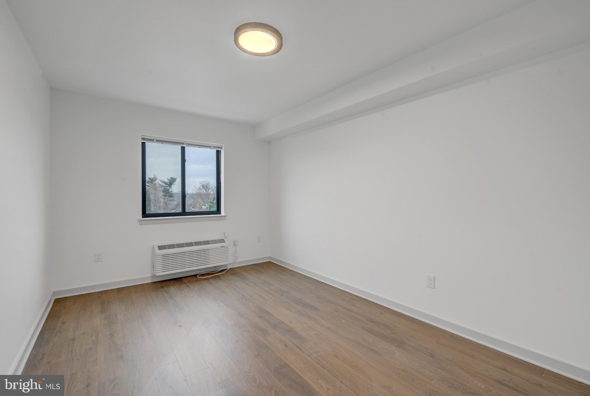 ROXBOROUGH - Residential Lease