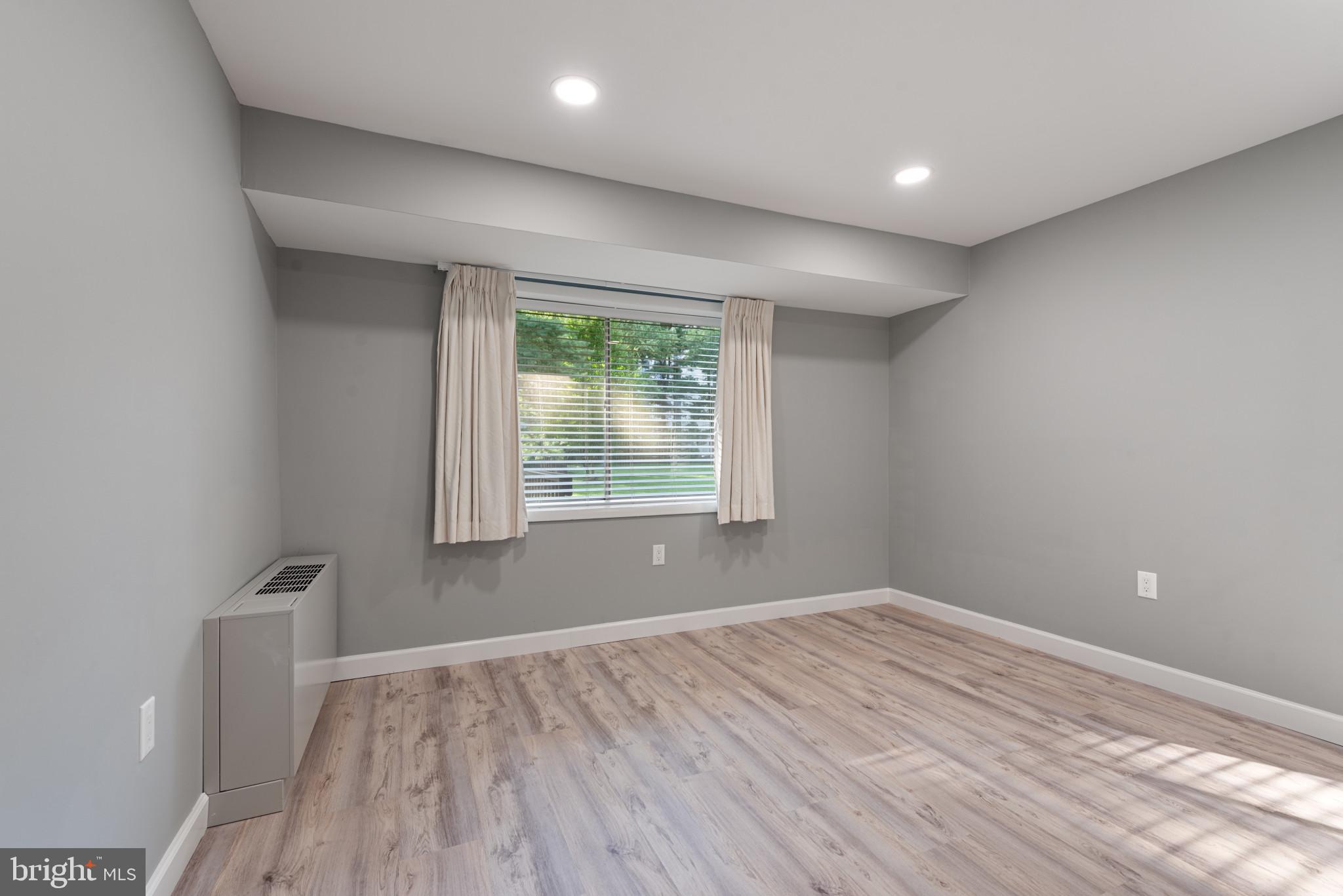 WEST SPRING - Residential