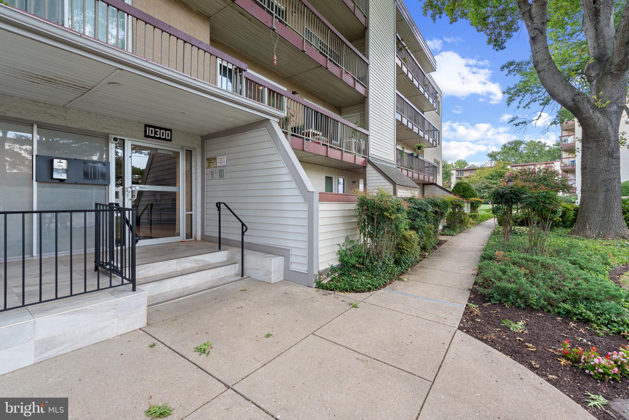 WEST SPRING - Residential