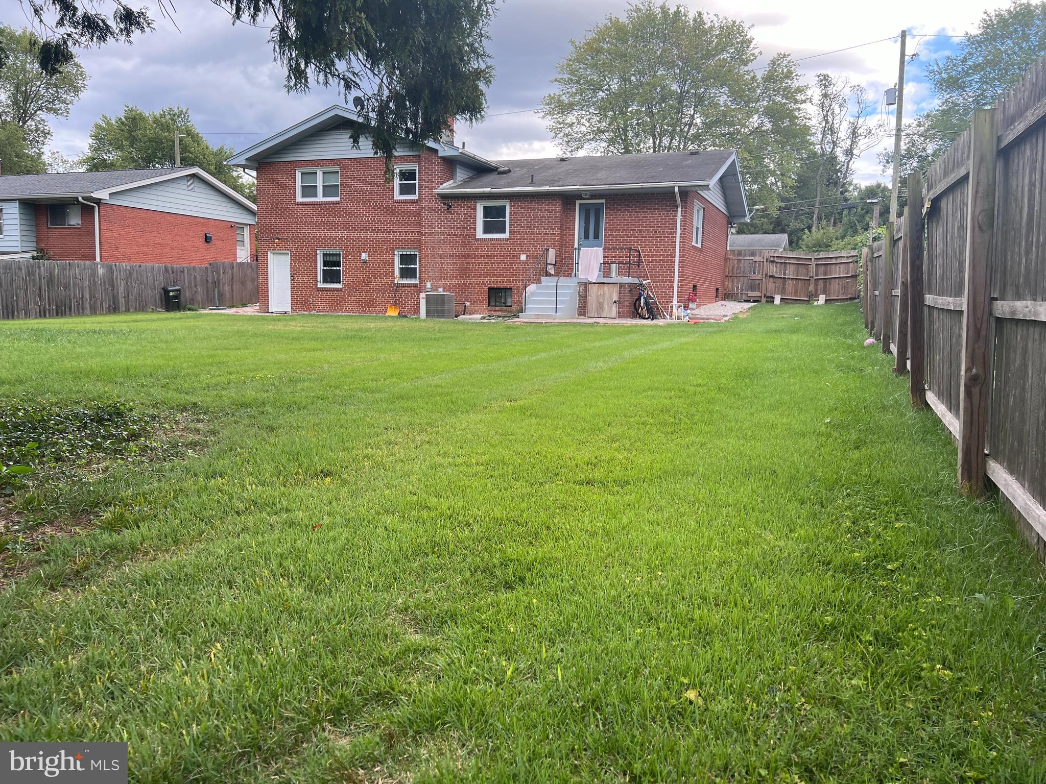 WHEATON FOREST - Residential Lease