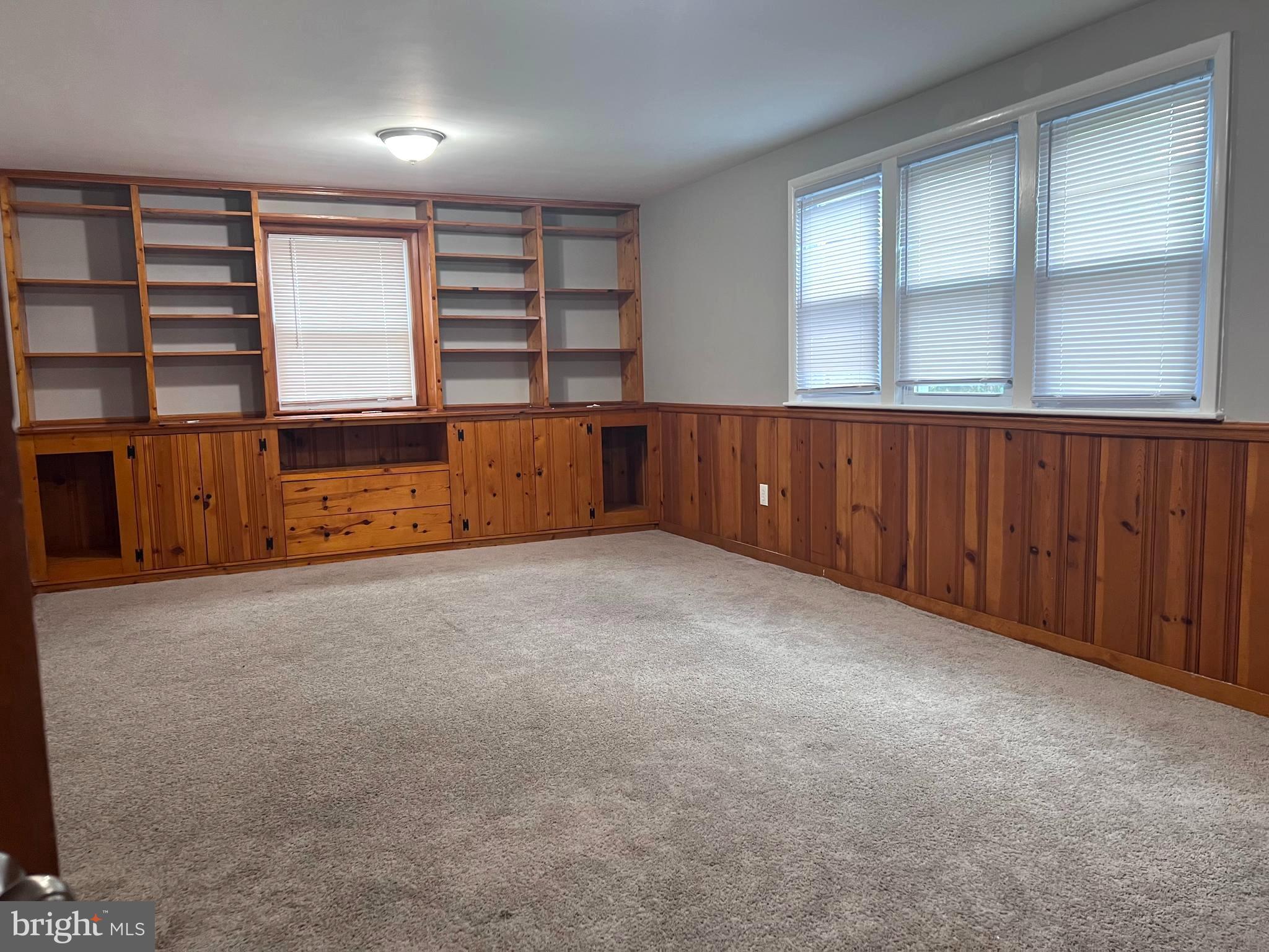 WHEATON FOREST - Residential Lease