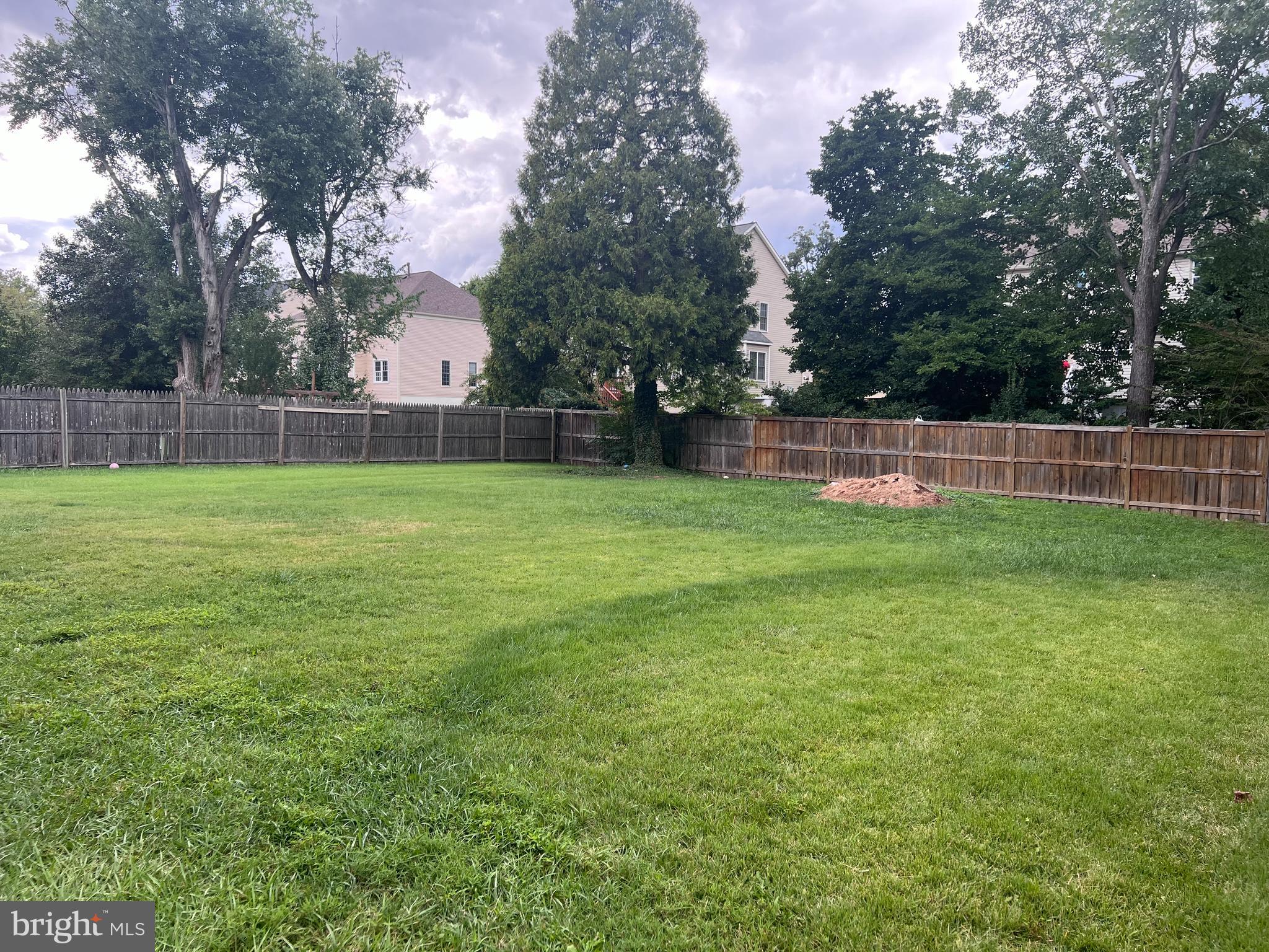 WHEATON FOREST - Residential Lease