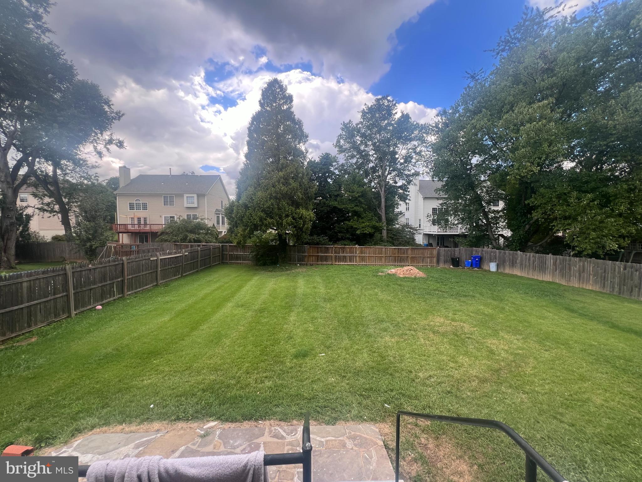 WHEATON FOREST - Residential Lease