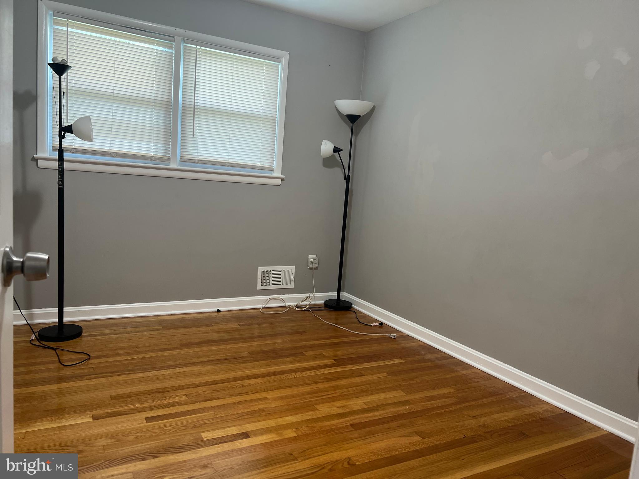 WHEATON FOREST - Residential Lease