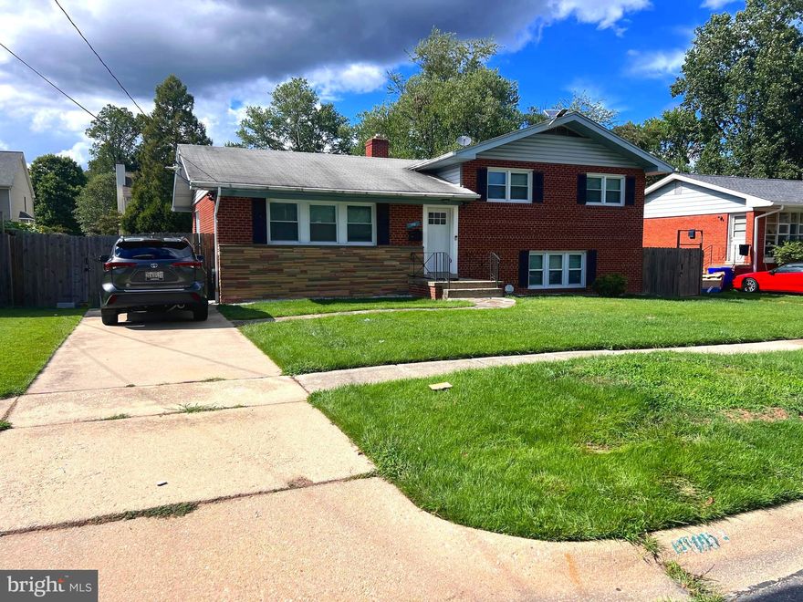 Welcome to 11108 Eascrest Dr in Silver Spring! This charming single-family home features a versatile split-level layout, offering ample space for comfortable living. On the upper levels, you'll find three bedrooms and two full bathrooms. The lower levels boast an additional two bedrooms and two full bathrooms, perfect for guests or extended family. The basement, which has two levels, includes a full kitchen and living room, along with a rear entry for easy access. comes with 2 full Kitchens - 2 laundry rooms, can easily be divided into 2.

The property also highlights a spacious yard, ideal for outdoor entertaining and activities. A driveway accommodating up to two cars adds convenience to your daily routine. Overall, this home combines practical features with plenty of room for both relaxation and entertaining.