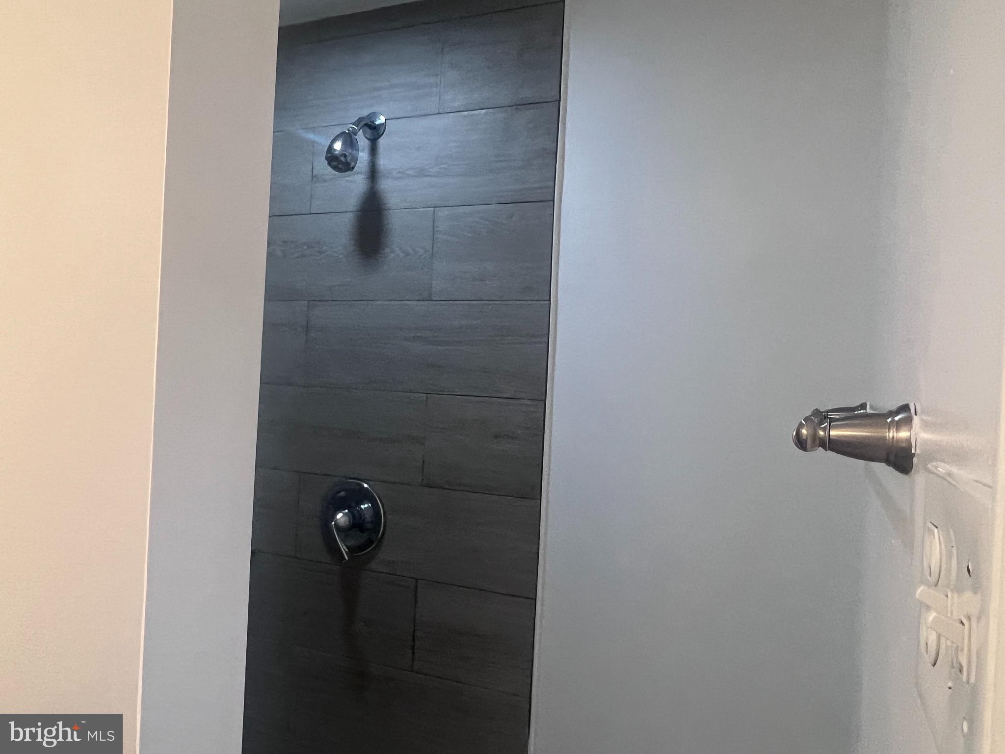 WHEATON FOREST - Residential Lease