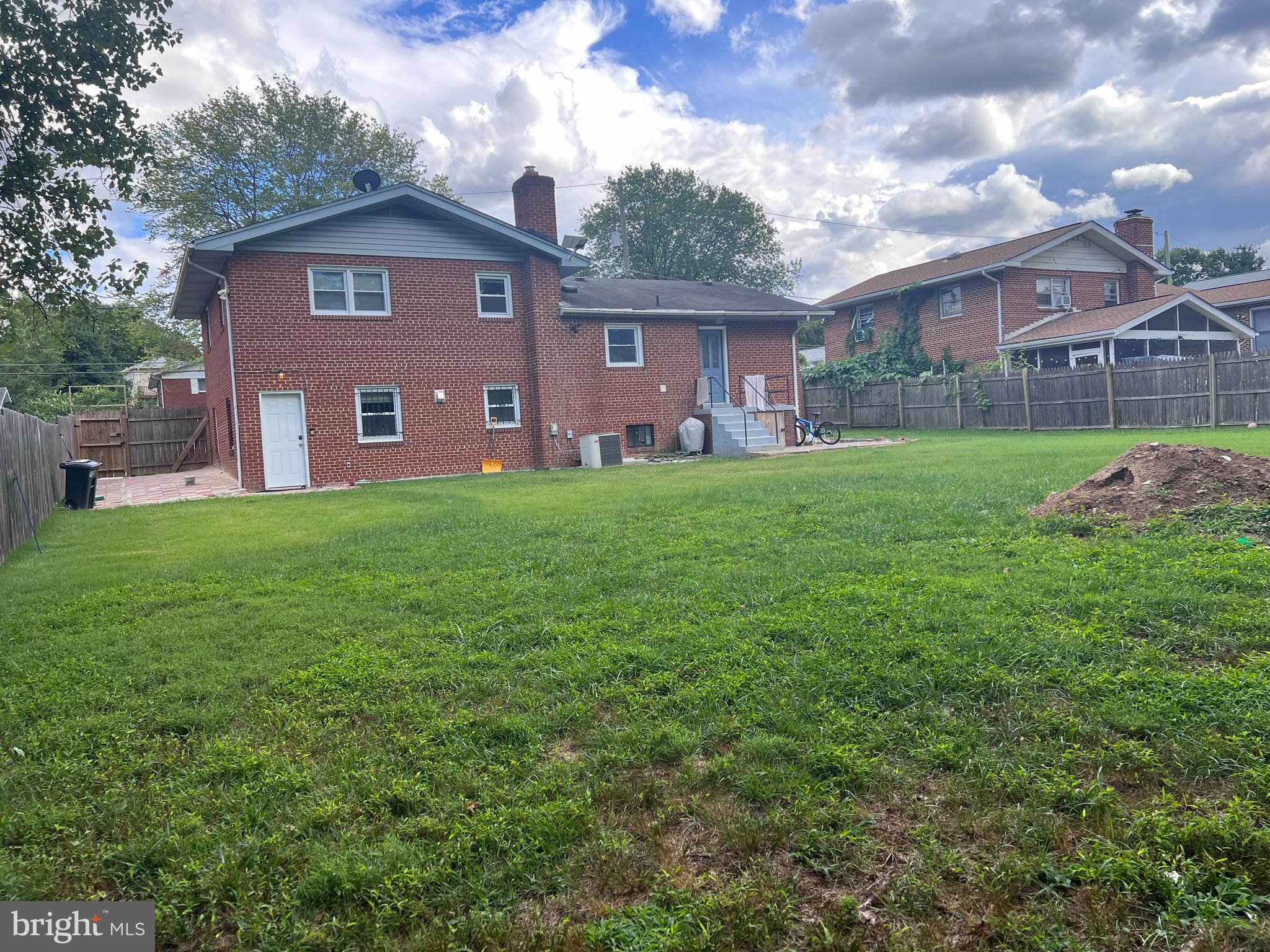 WHEATON FOREST - Residential Lease