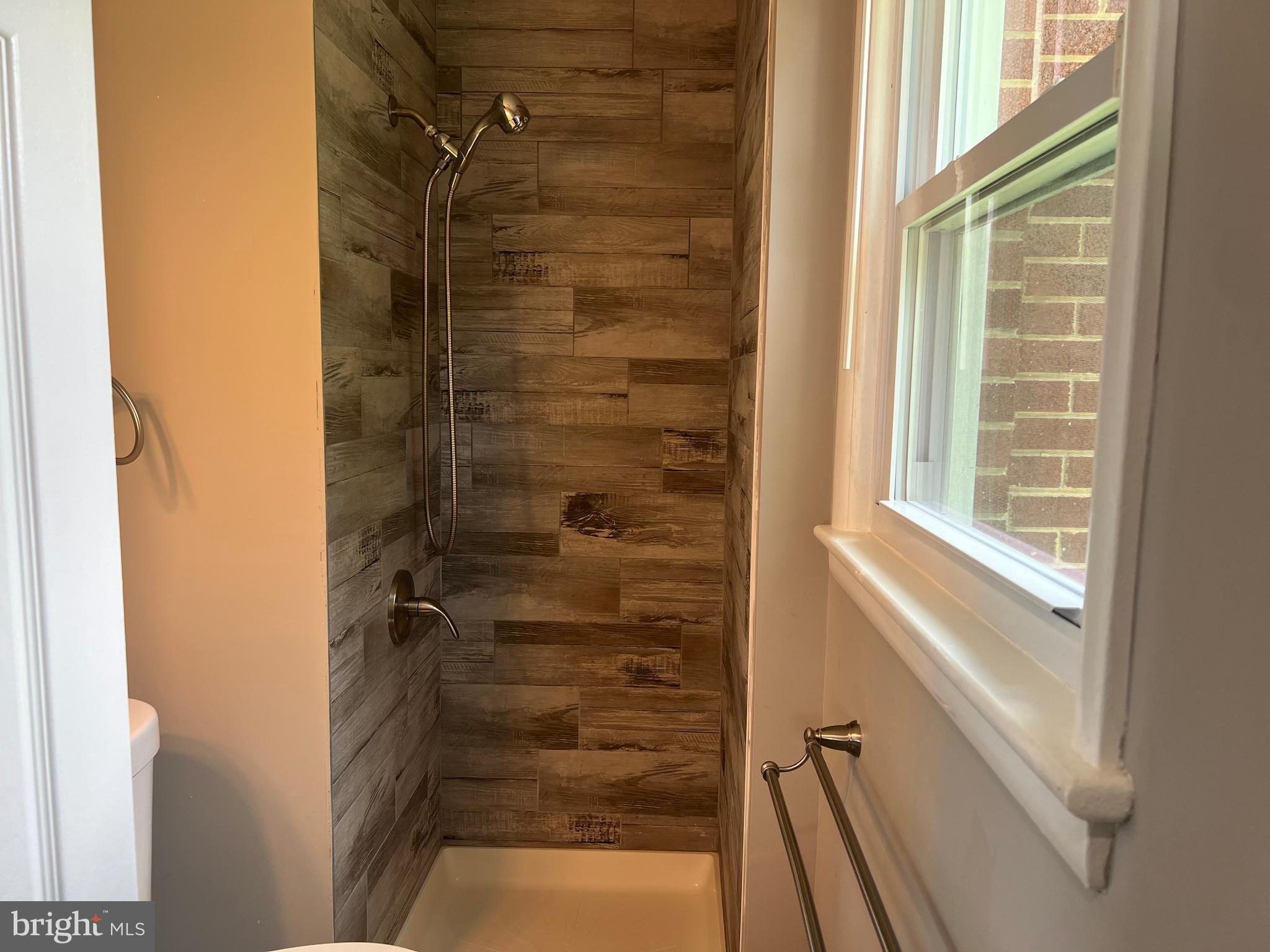 WHEATON FOREST - Residential Lease