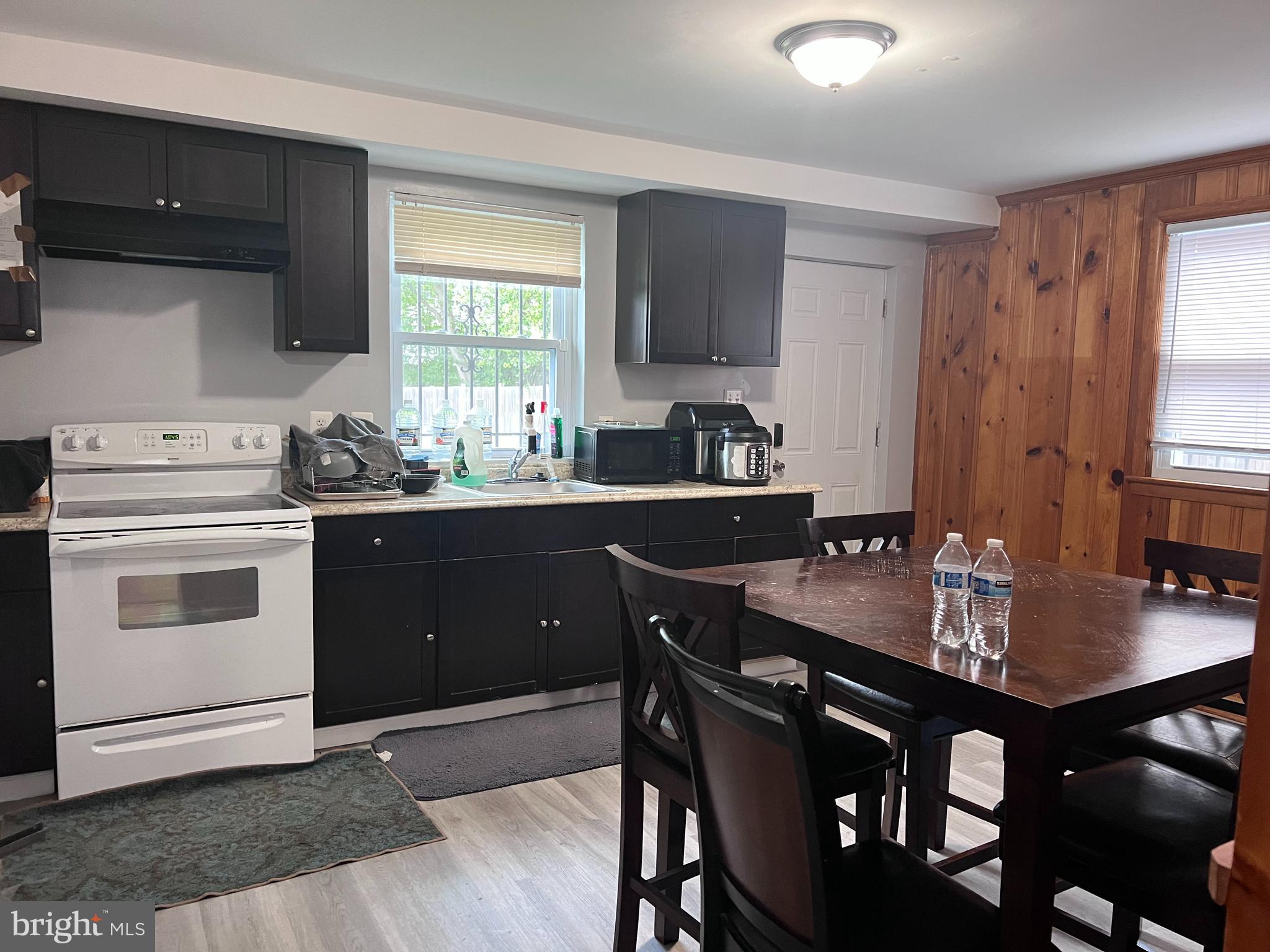 WHEATON FOREST - Residential Lease