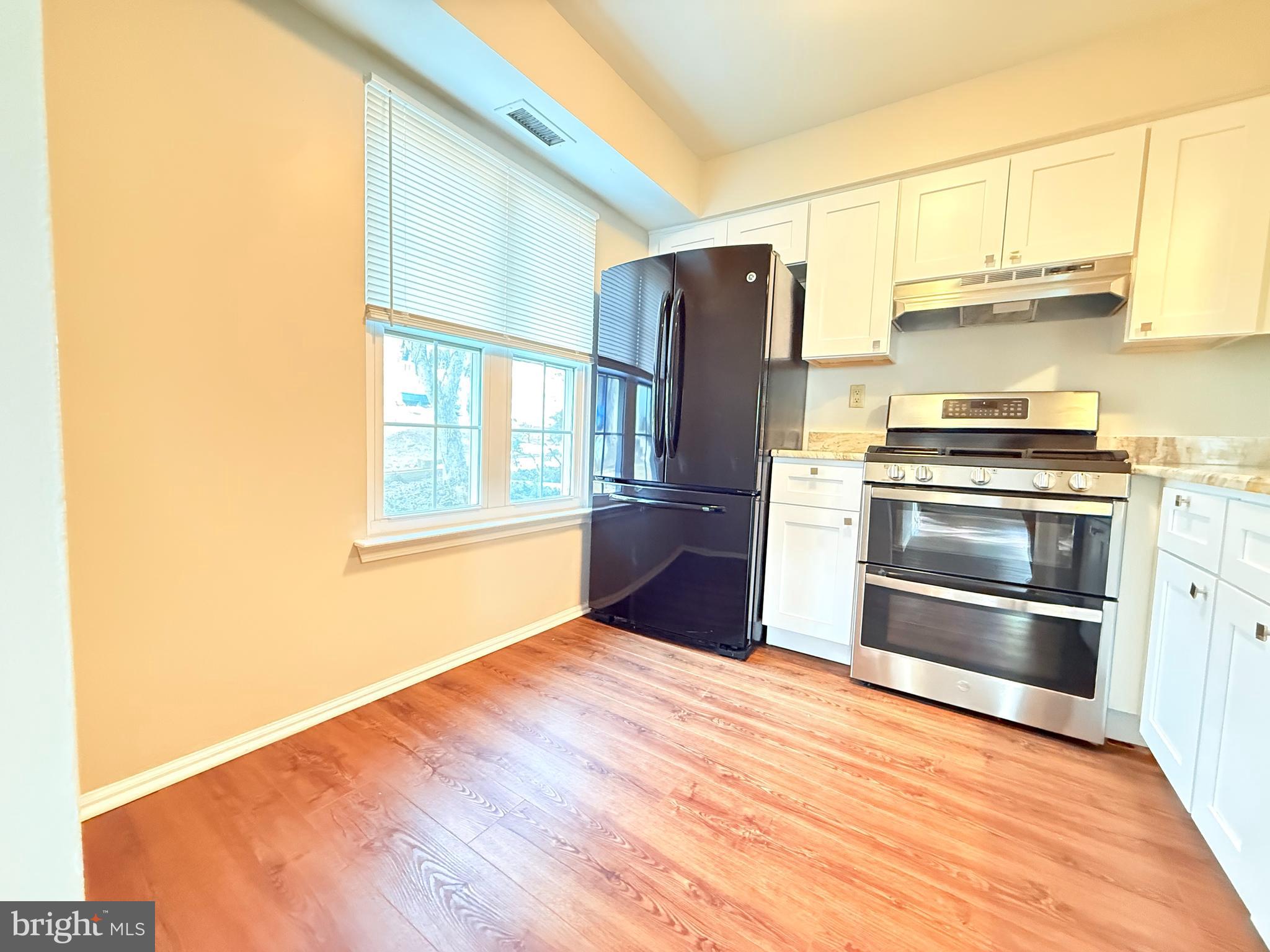 1707 SOCIETY PLACE