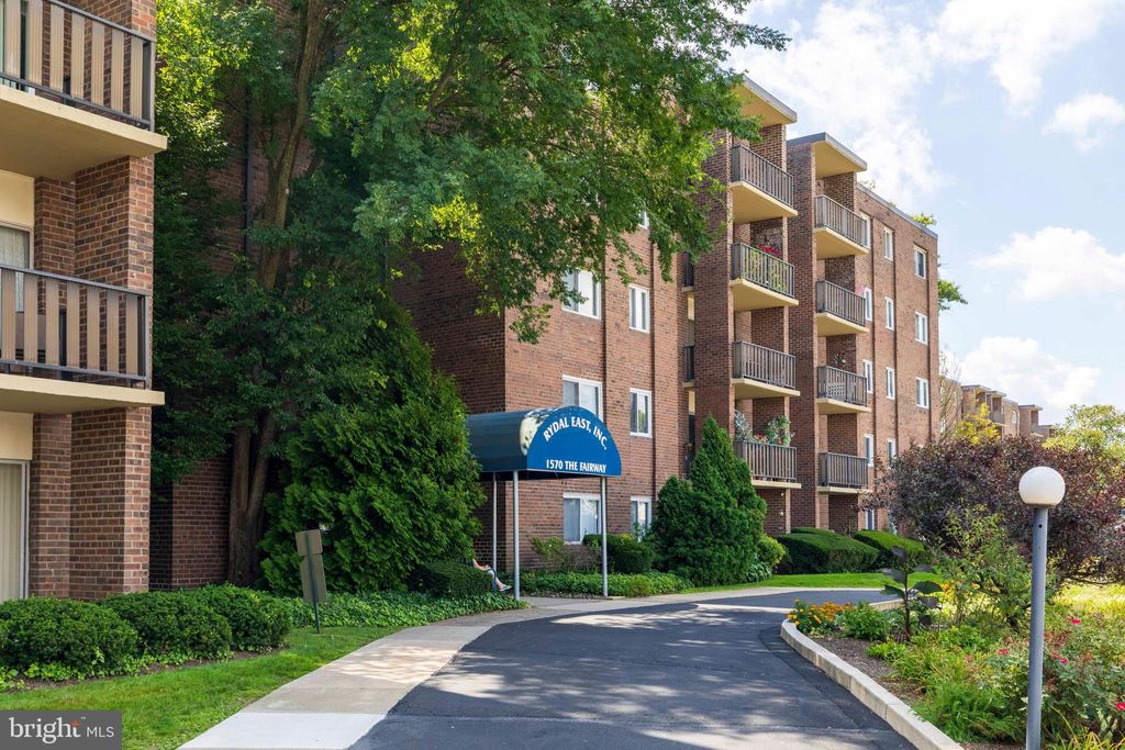 Photo of 1570 The Fairway #402E, JENKINTOWN, PA 19046 (MLS # PAMC2151818)