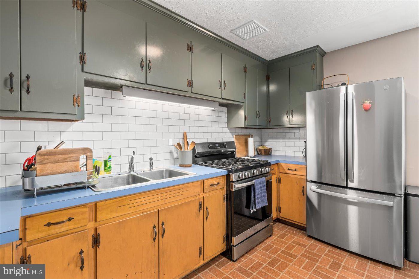 NOBLE HEIGHTS - Residential