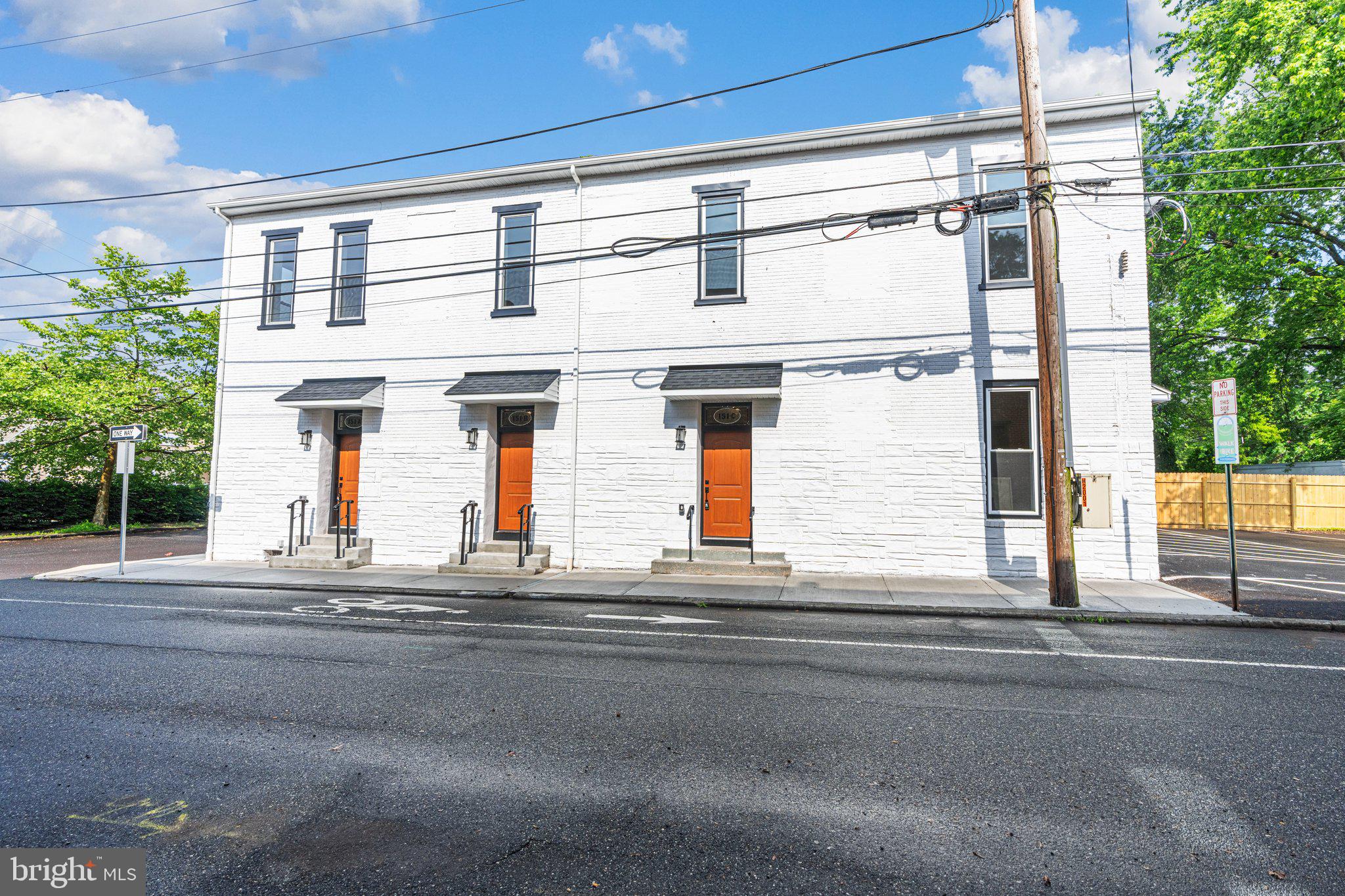 151 N YORK STREET
