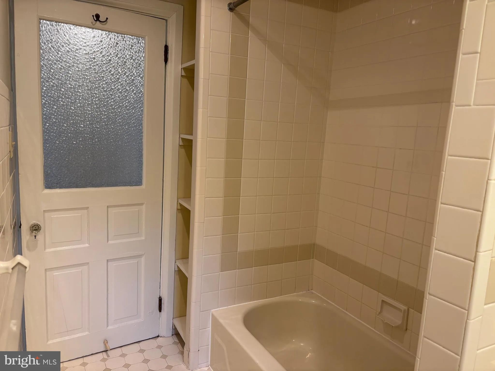 Wayne, Pennsylvania 19087, United States, 2 Bedrooms Bedrooms, ,1 BathroomBathrooms,Residential,Active,132483