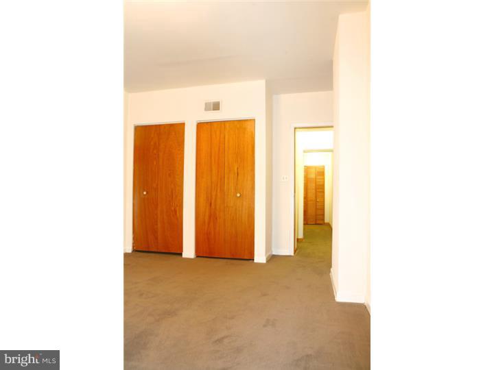 WASHINGTON SQ - Residential Lease