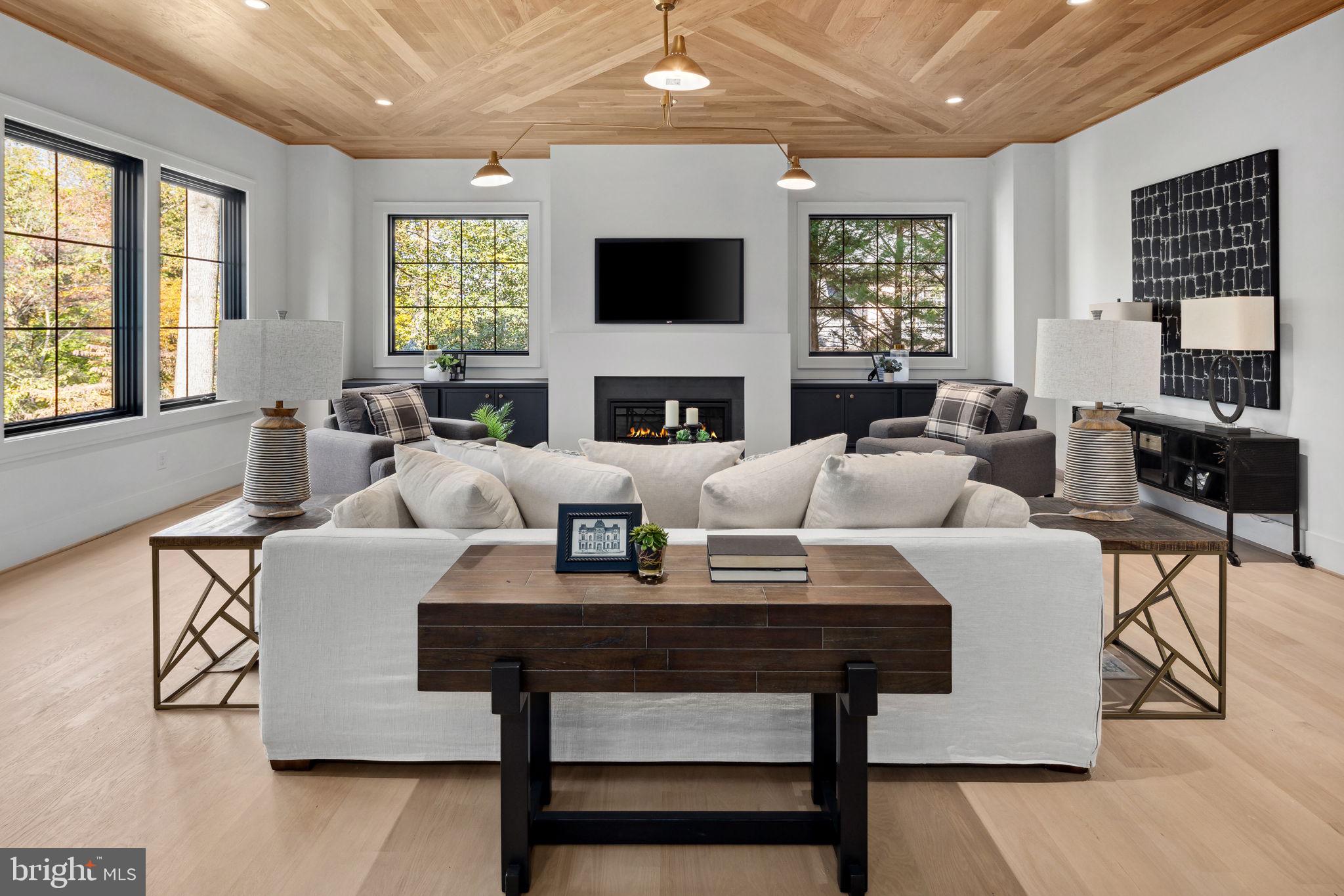 LANGLEY FOREST - Residential