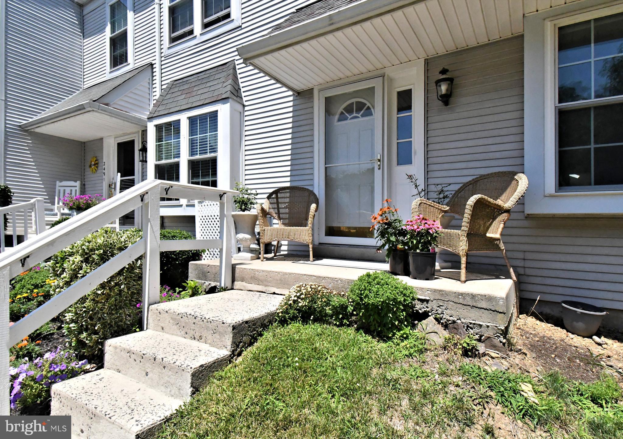 2489 HILLENDALE DRIVE