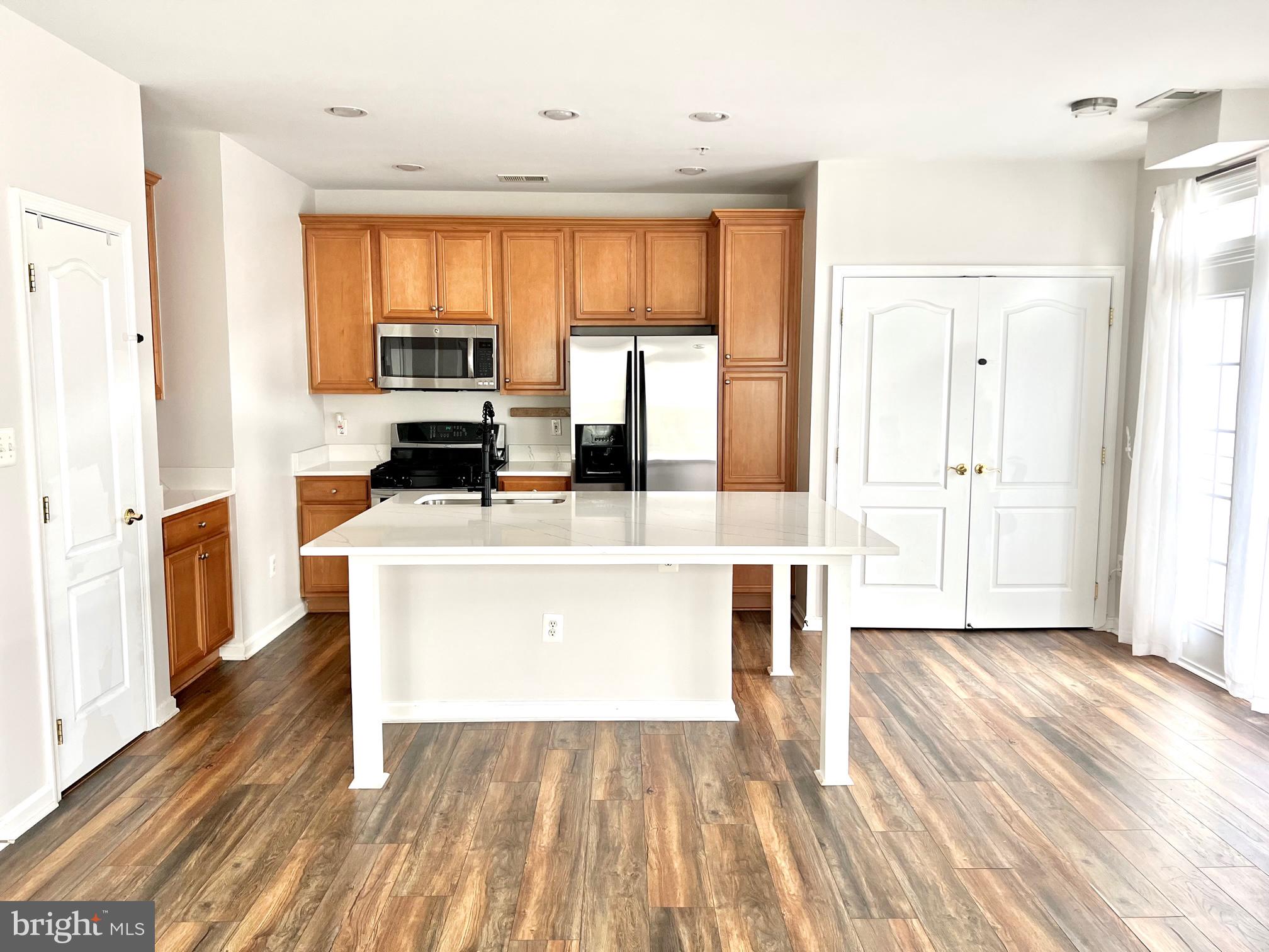 THE TOWNES AT VILLAGE PLACE - Residential Lease