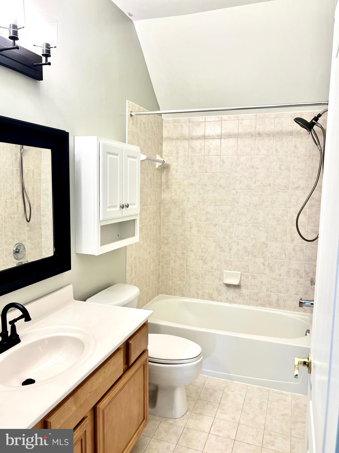 THE TOWNES AT VILLAGE PLACE - Residential Lease