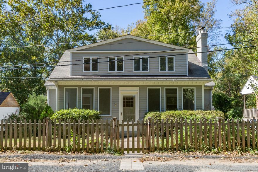 Vintage charm and contemporary updates make this home both cozy and inviting. Beautiful fireplace with original molding, hard wood floors, chair rails, and built in bookcases provide the charm, while the updated kitchen, modern appliances, and brick patio make the living easy in this 3 bed/2.5 bath home located in the woods of Carborough Heights. Located minutes from Quantico.