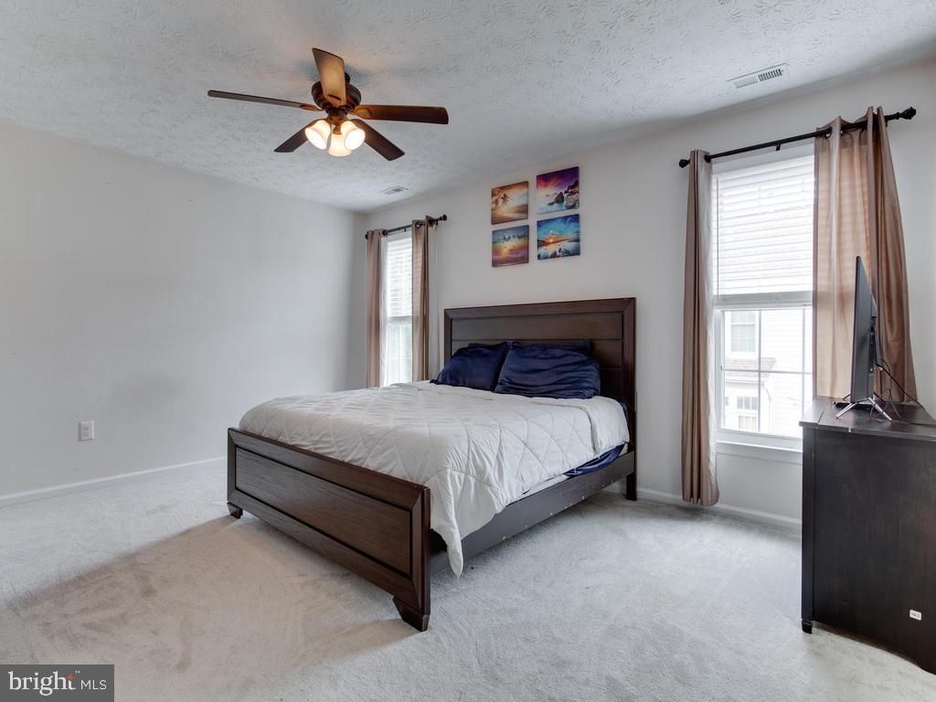 SEVEN OAKS - Residential