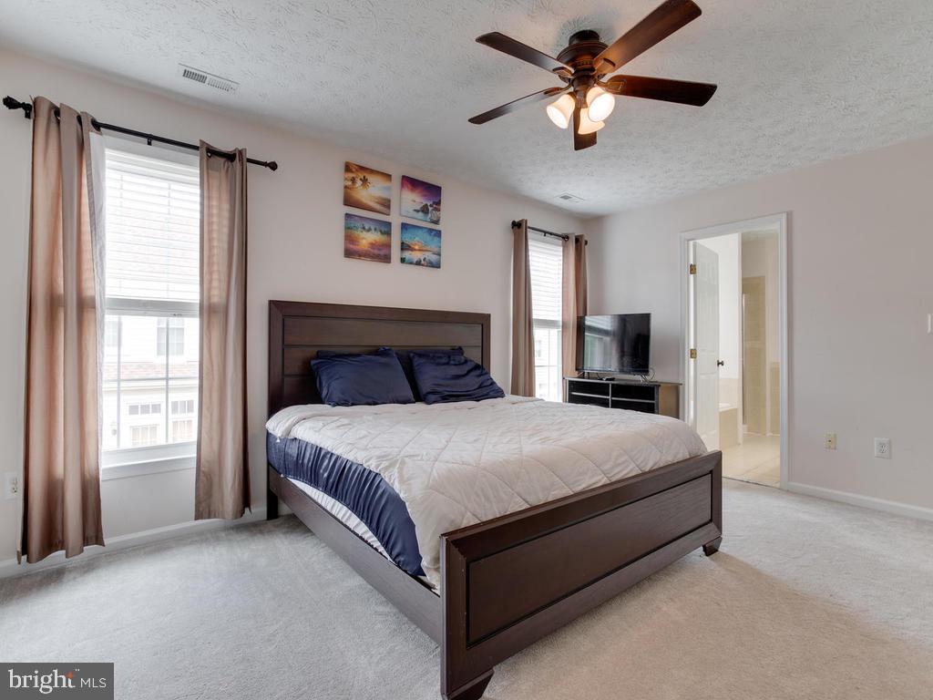 SEVEN OAKS - Residential