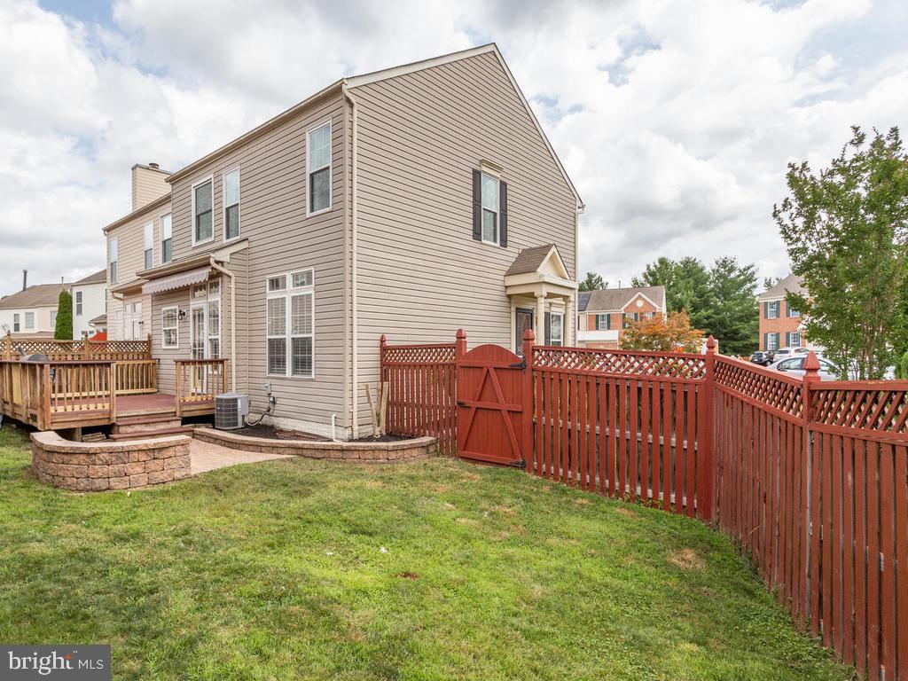 SEVEN OAKS - Residential