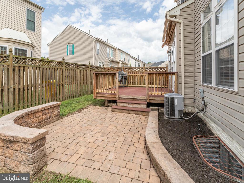 SEVEN OAKS - Residential