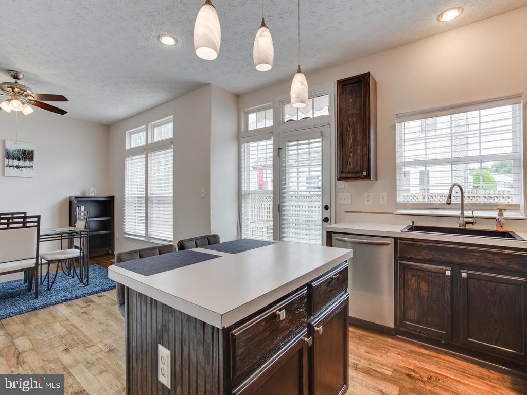 SEVEN OAKS - Residential