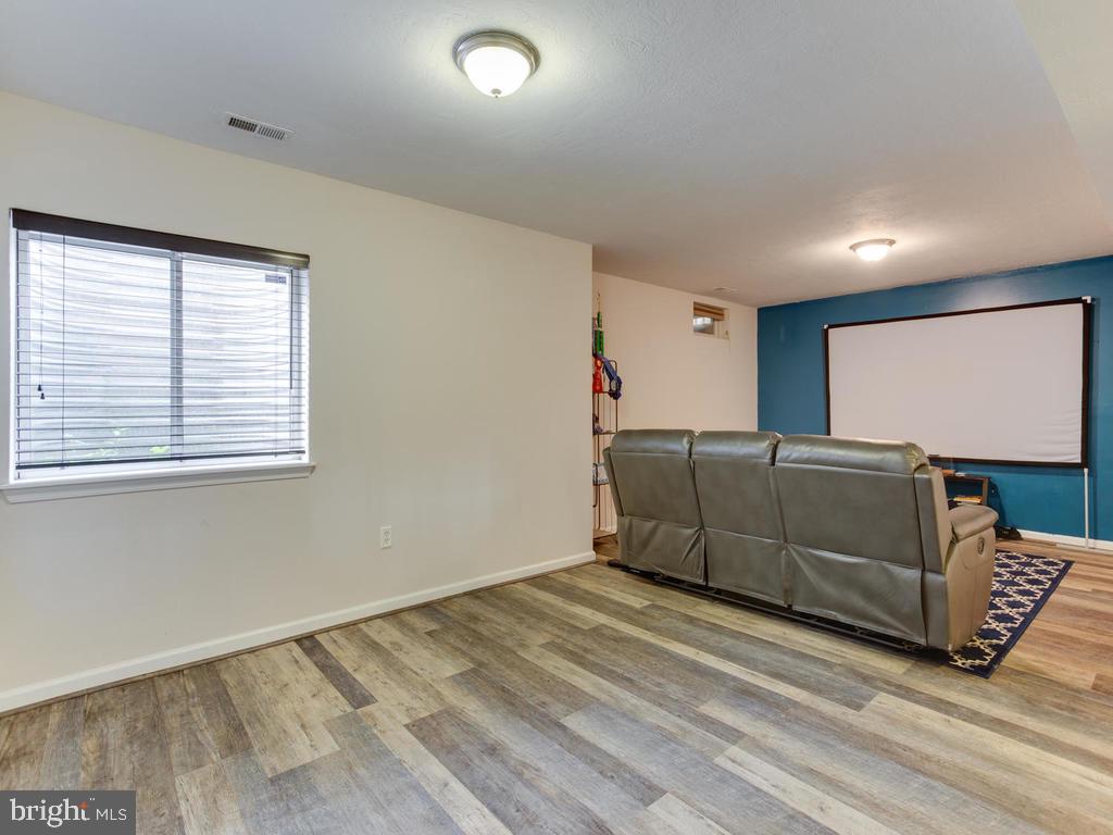 SEVEN OAKS - Residential