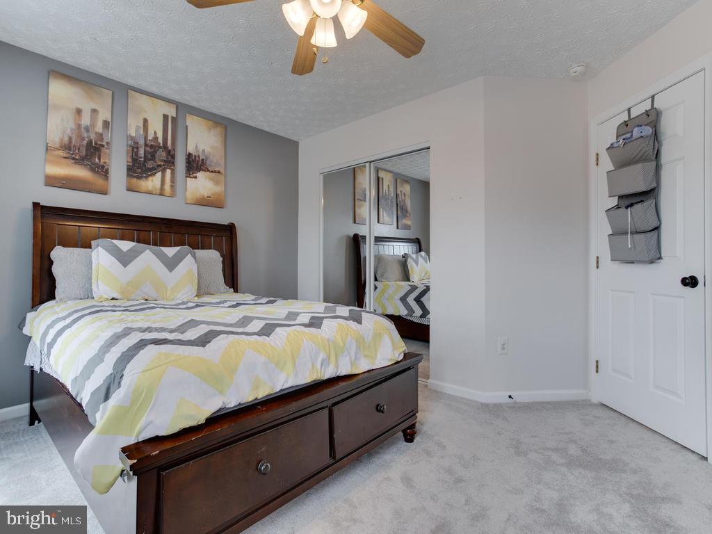 SEVEN OAKS - Residential