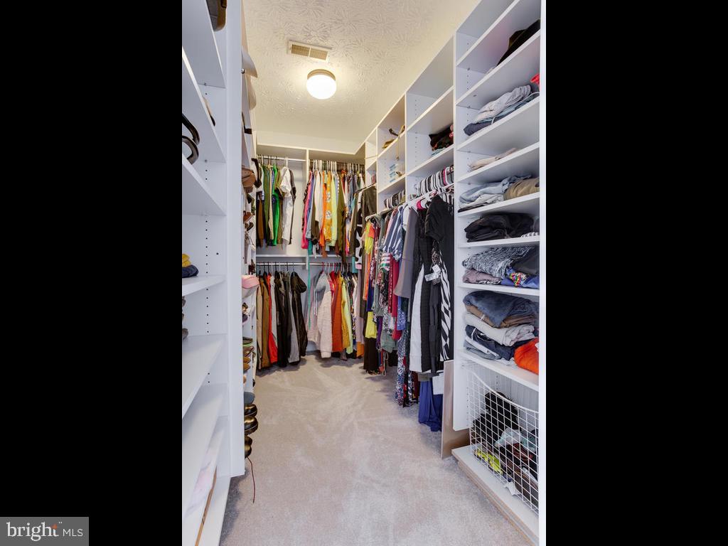 SEVEN OAKS - Residential