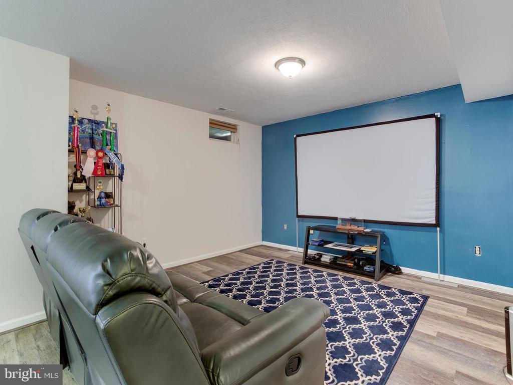 SEVEN OAKS - Residential