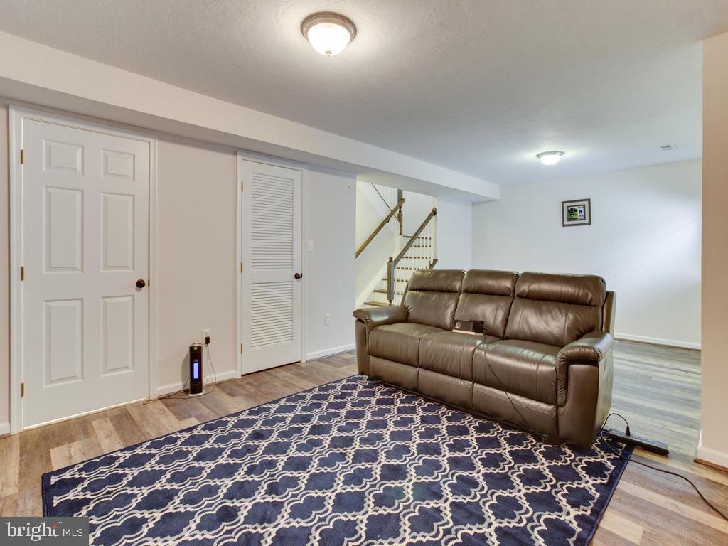 SEVEN OAKS - Residential