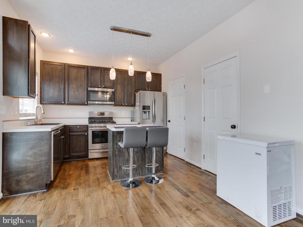 SEVEN OAKS - Residential