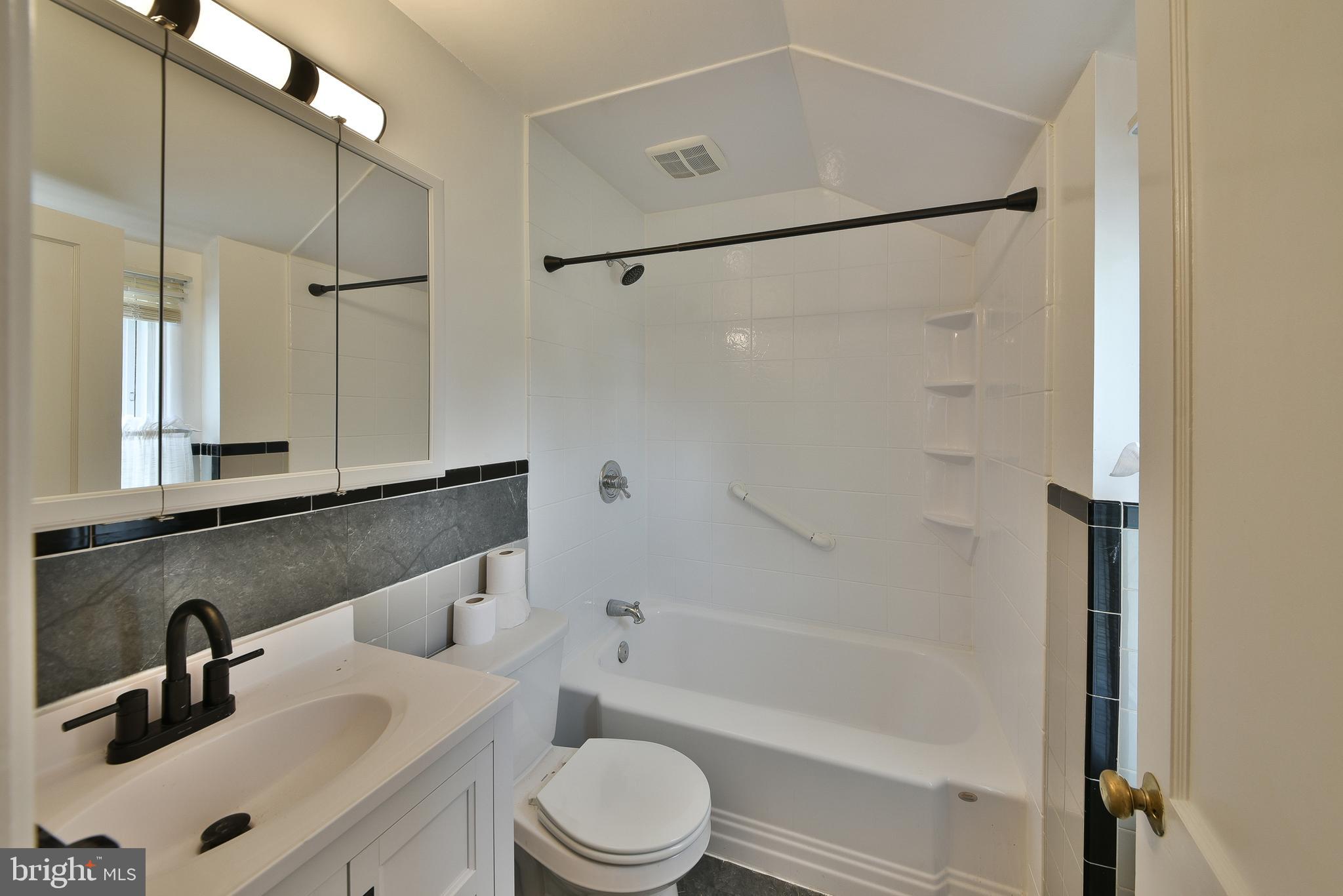 CASEY GDNS - Residential Lease