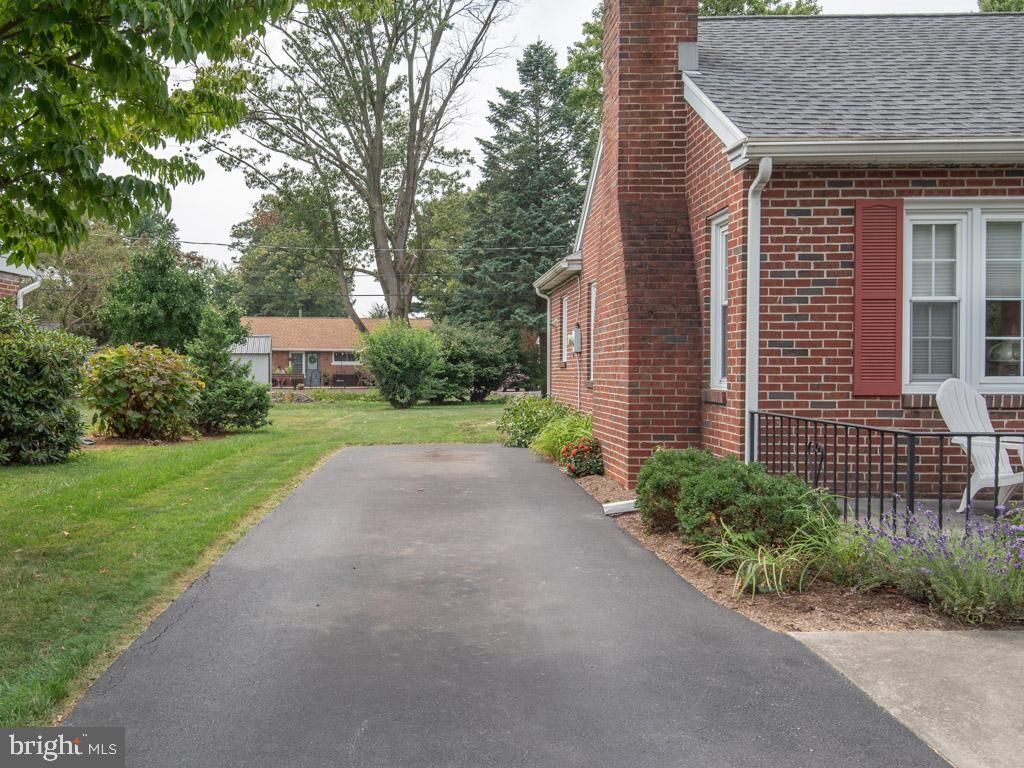 Photo of 5960 LEEBEL RD, EAST PETERSBURG, PA 17520 (MLS # PALA2039830)