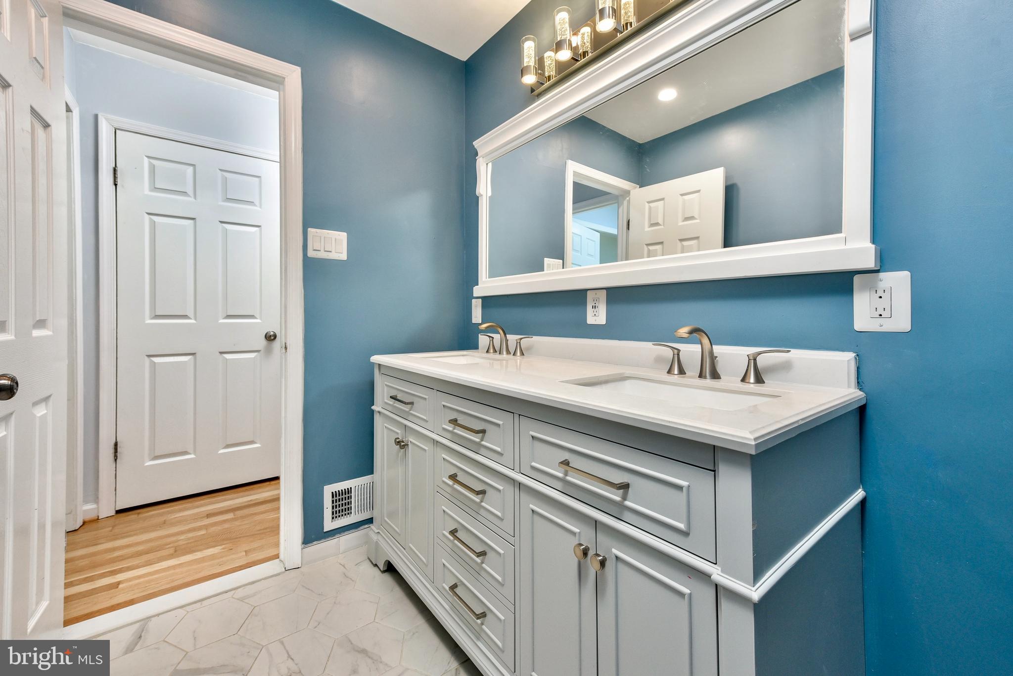 TALL OAKS - Residential Lease