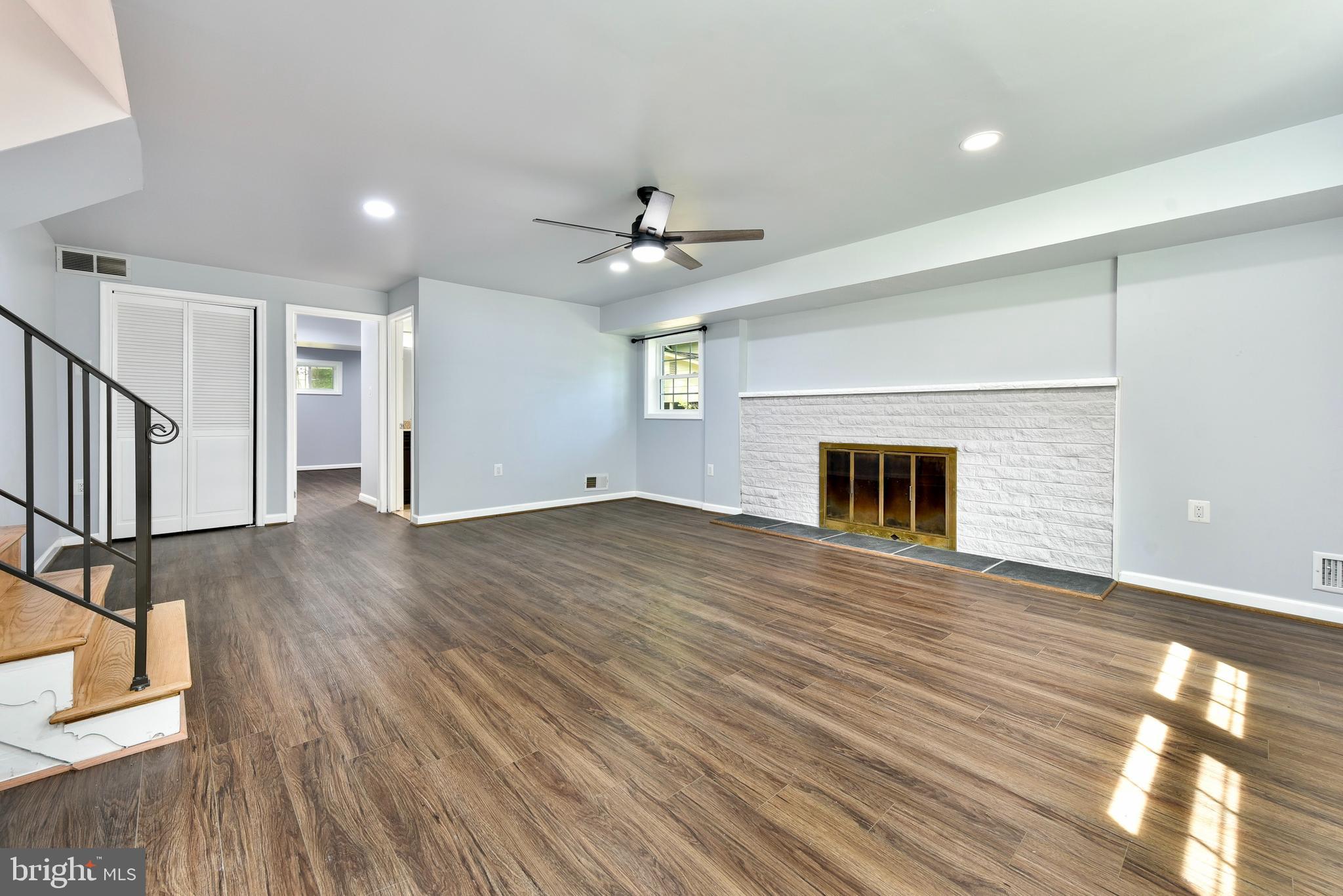 TALL OAKS - Residential Lease