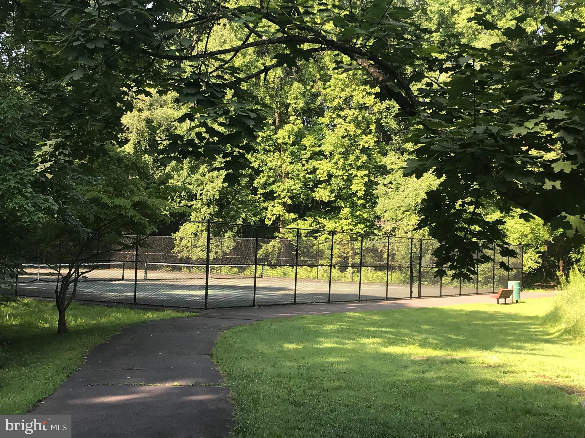 TALL OAKS - Residential Lease