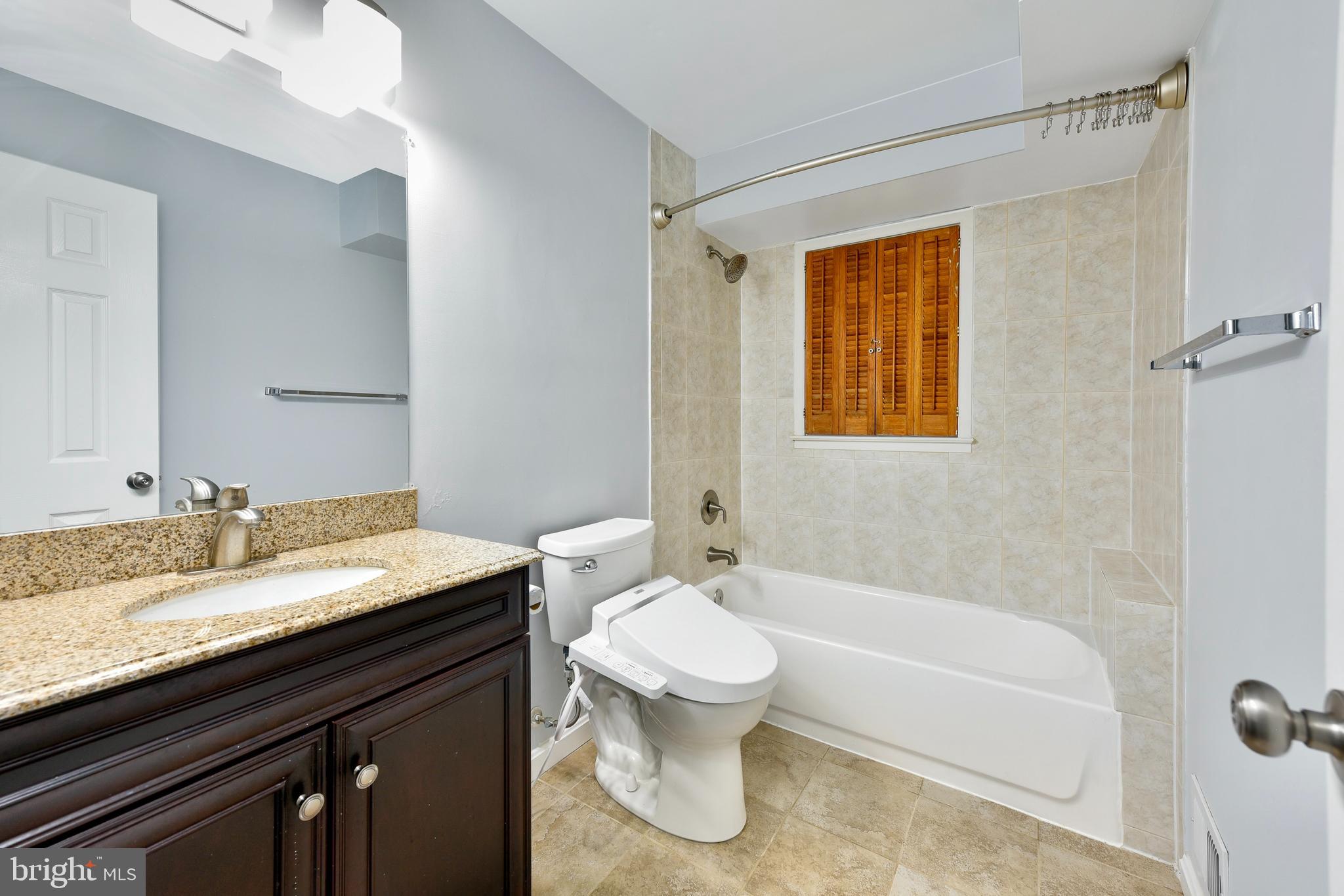 TALL OAKS - Residential Lease