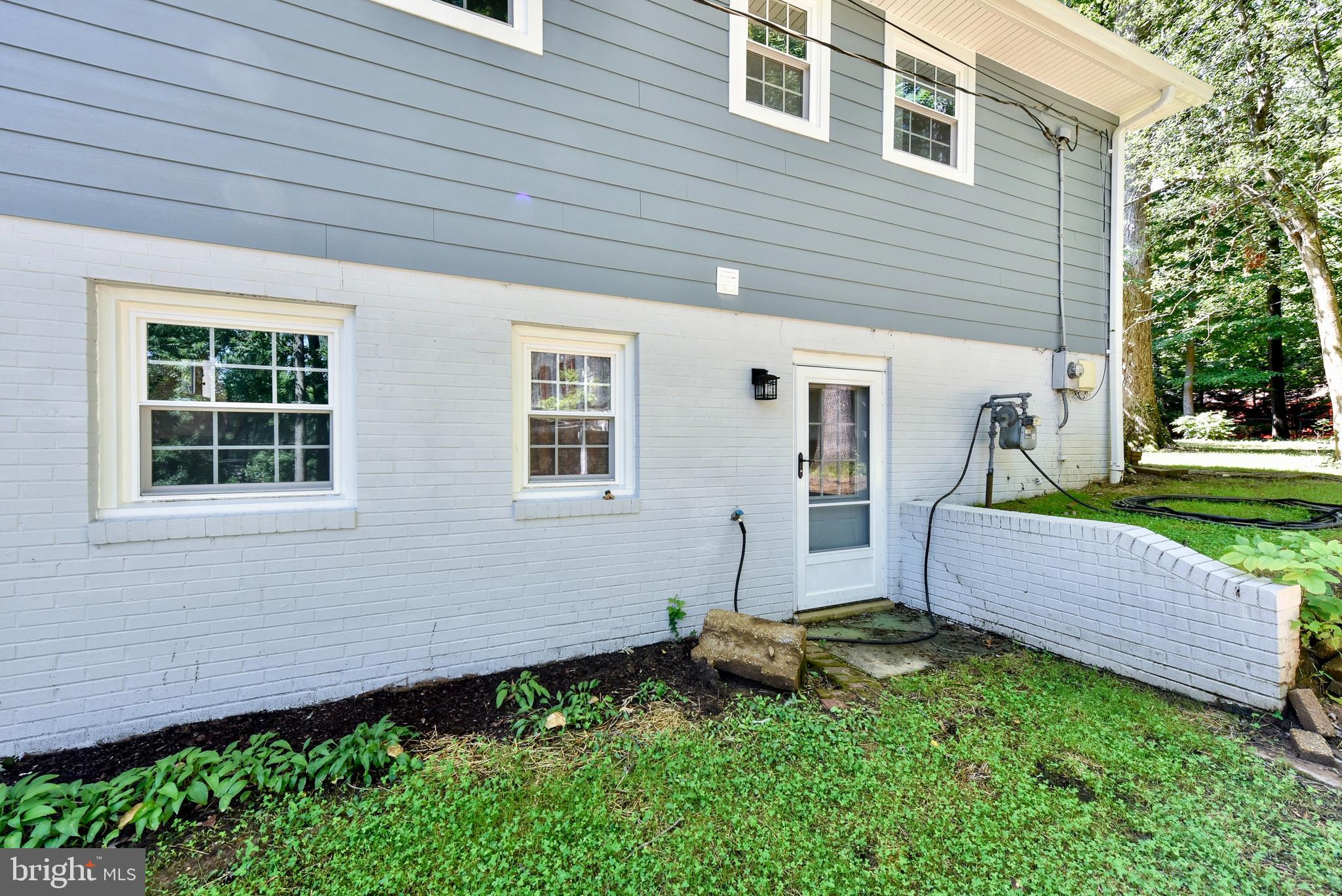 TALL OAKS - Residential Lease