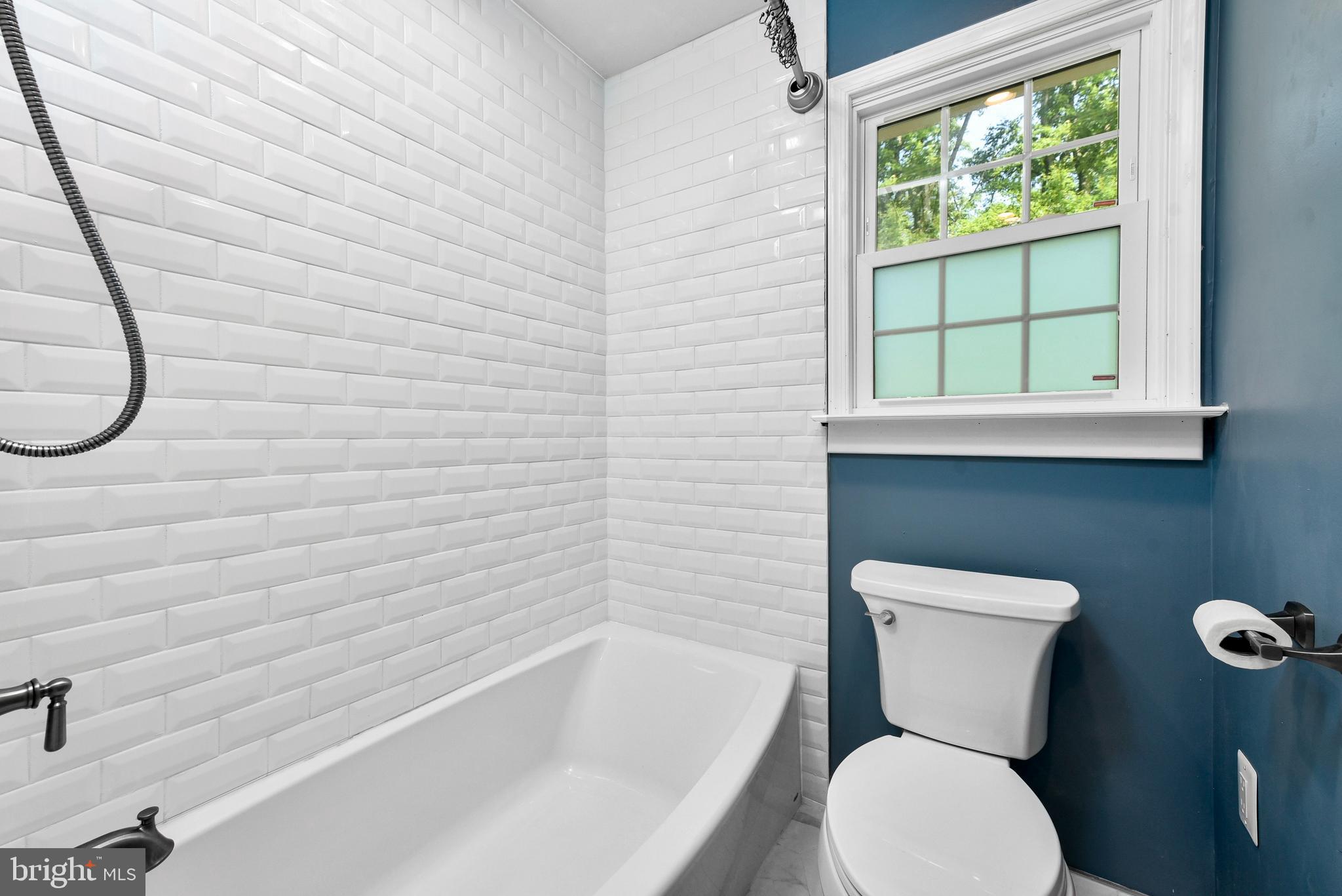 TALL OAKS - Residential Lease