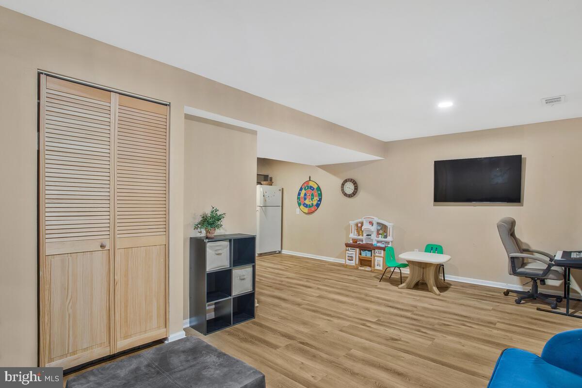 VILLAGE OF HICKORY RIDGE - Residential Lease