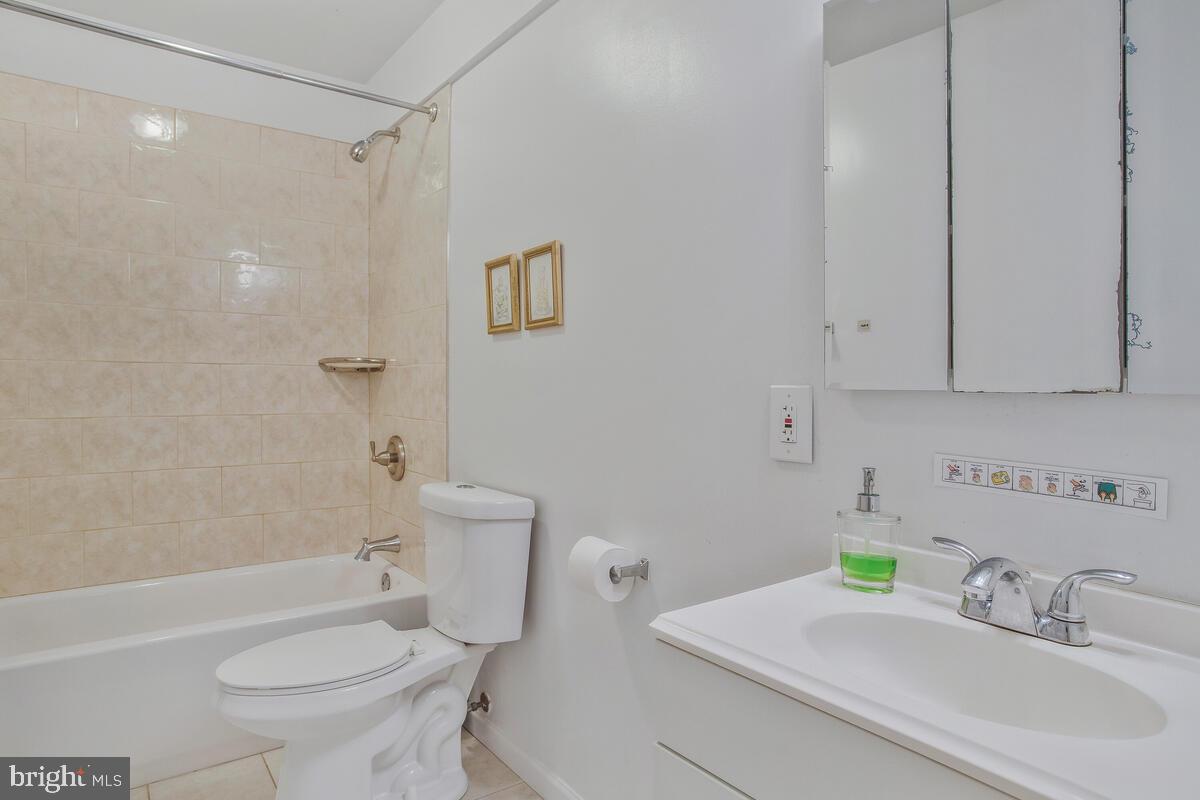 VILLAGE OF HICKORY RIDGE - Residential Lease