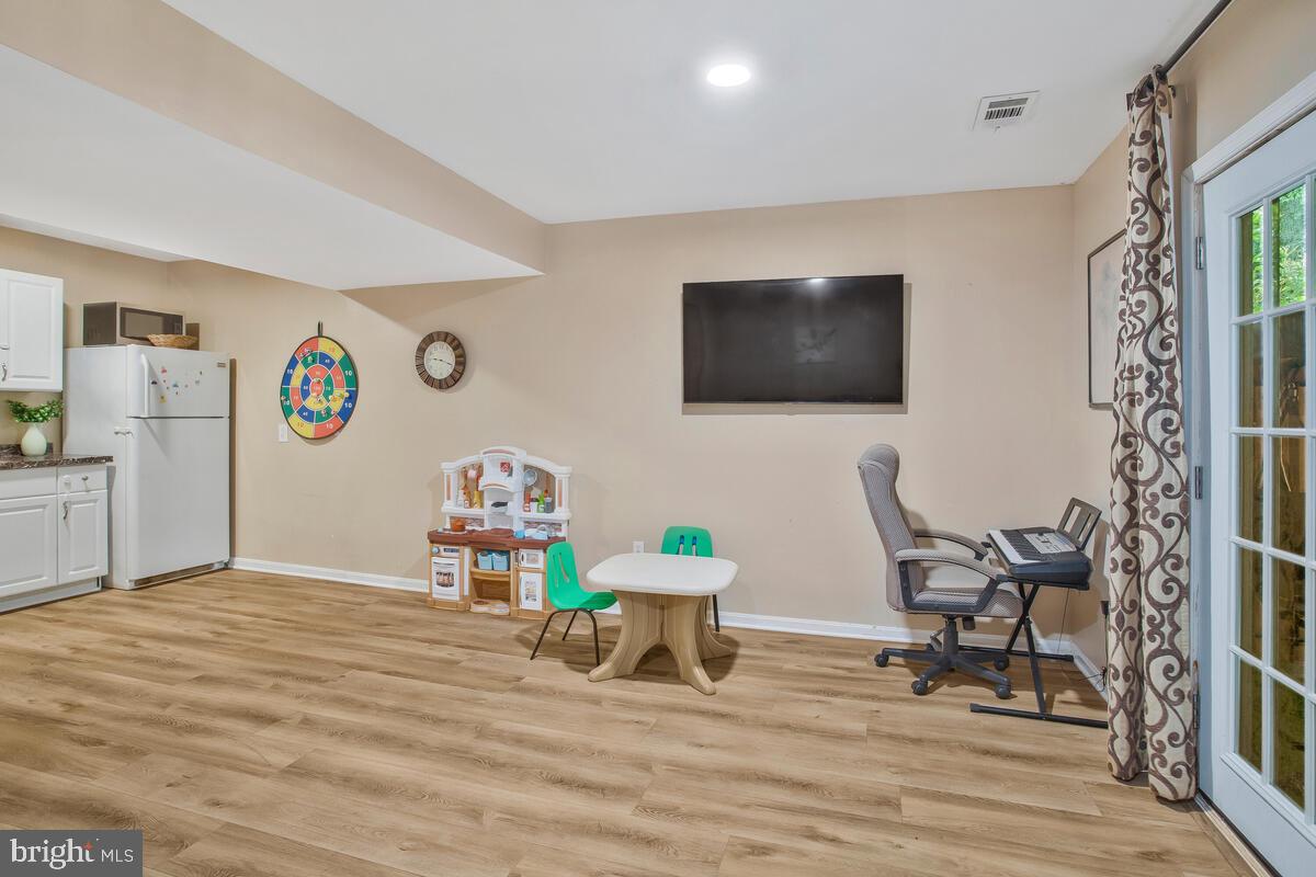 VILLAGE OF HICKORY RIDGE - Residential Lease