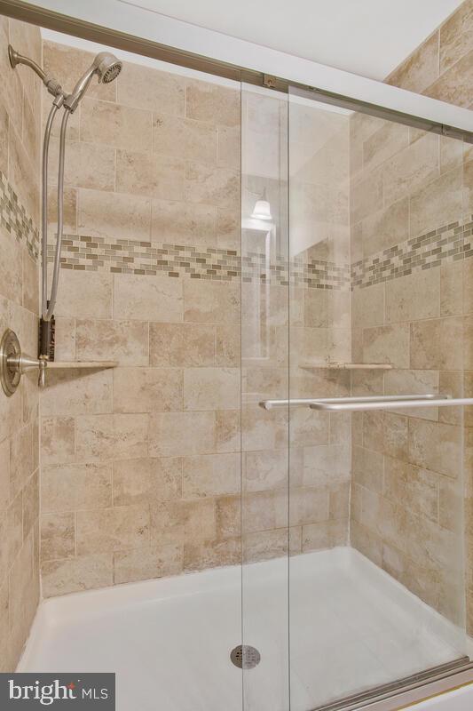 VILLAGE OF HICKORY RIDGE - Residential Lease